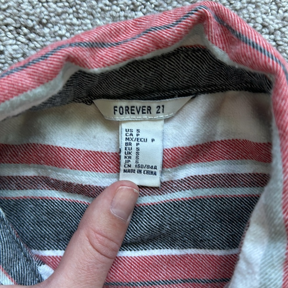 Crop button up - Picture 2 of 4